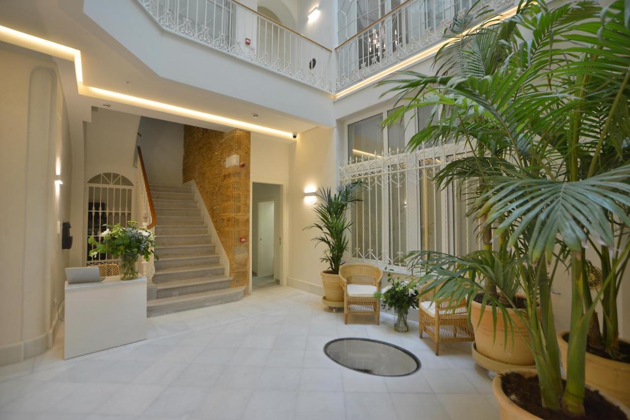 Plaza Mina Suites - Adults Recommended By Luxury Suites Cádiz Exterior foto Interior of the hotel