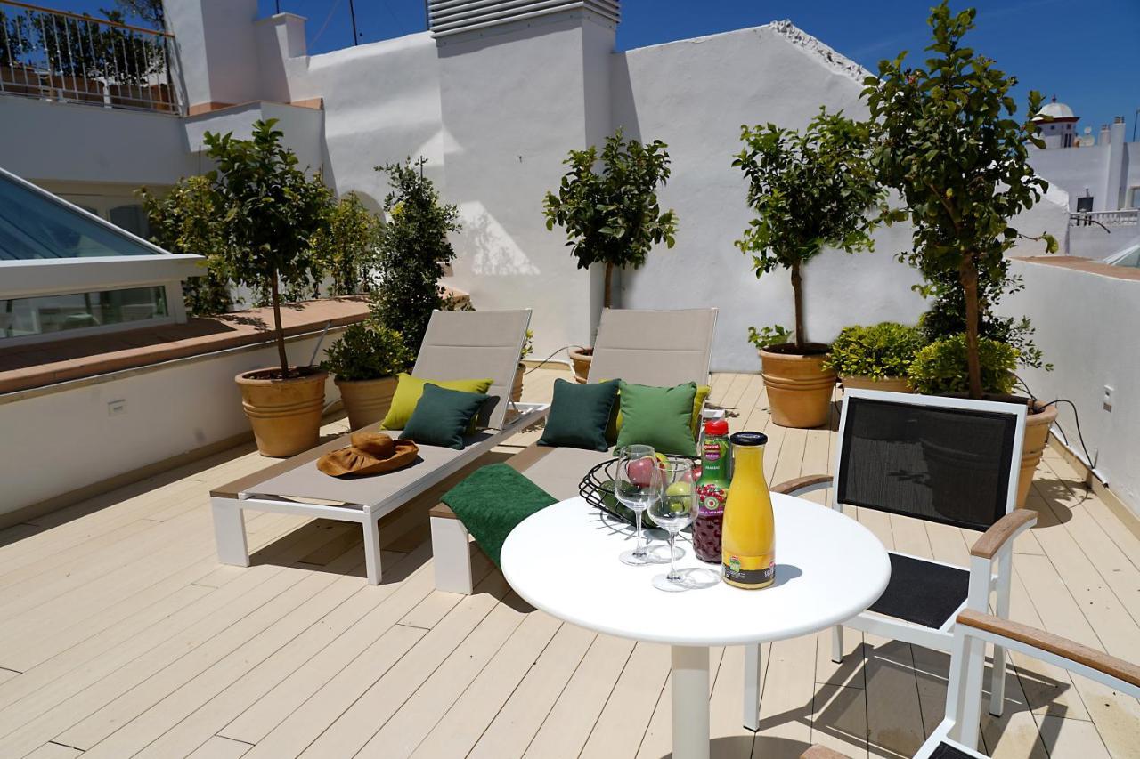 Plaza Mina Suites - Adults Recommended By Luxury Suites Cádiz Exterior foto A rooftop in Madrid