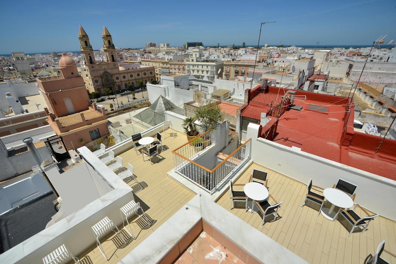 Plaza Mina Suites - Adults Recommended By Luxury Suites Cádiz Exterior foto Rooftop of the hotel