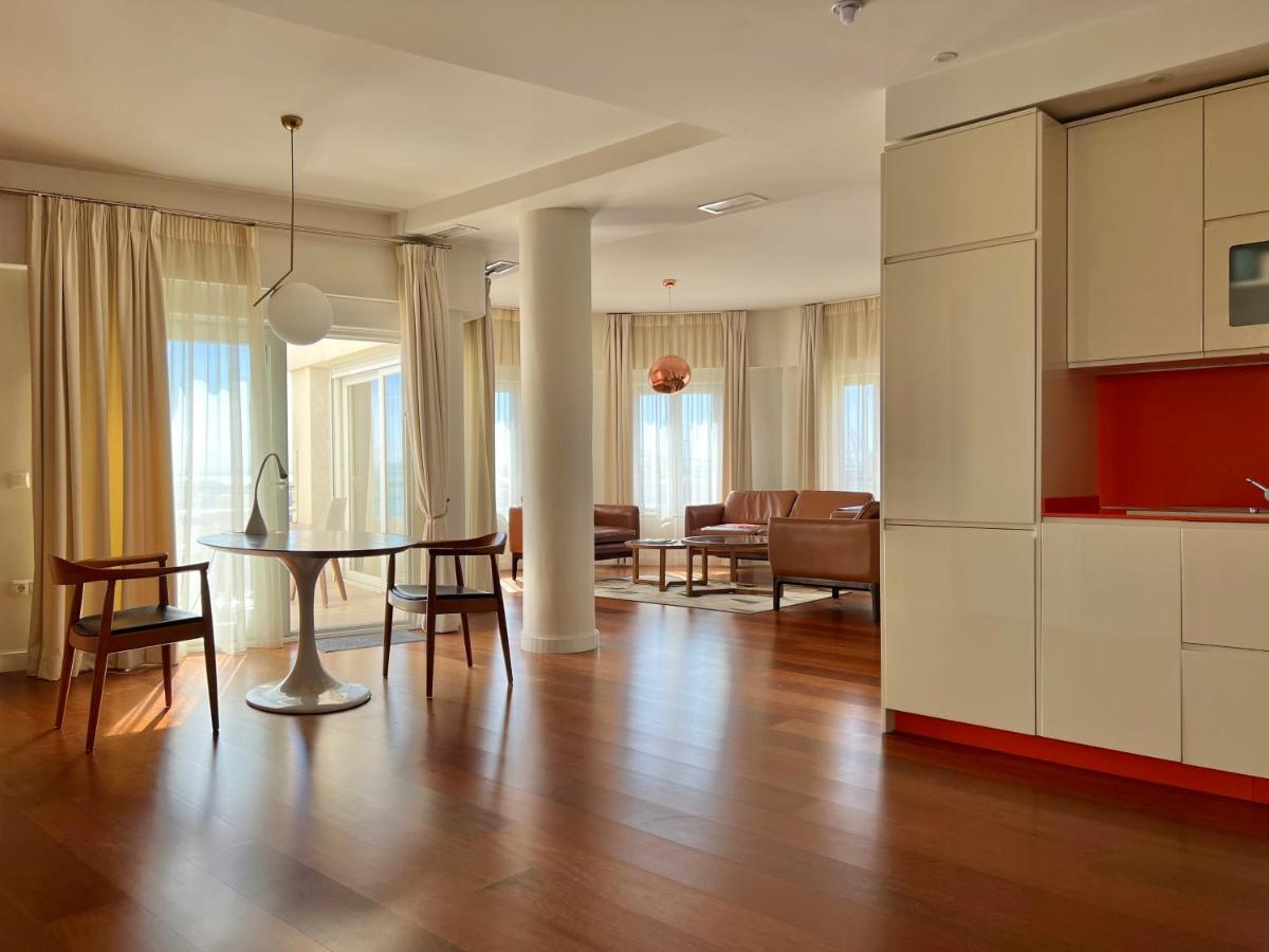 Plaza Mina Suites - Adults Recommended By Luxury Suites Cádiz Exterior foto A typical apartment