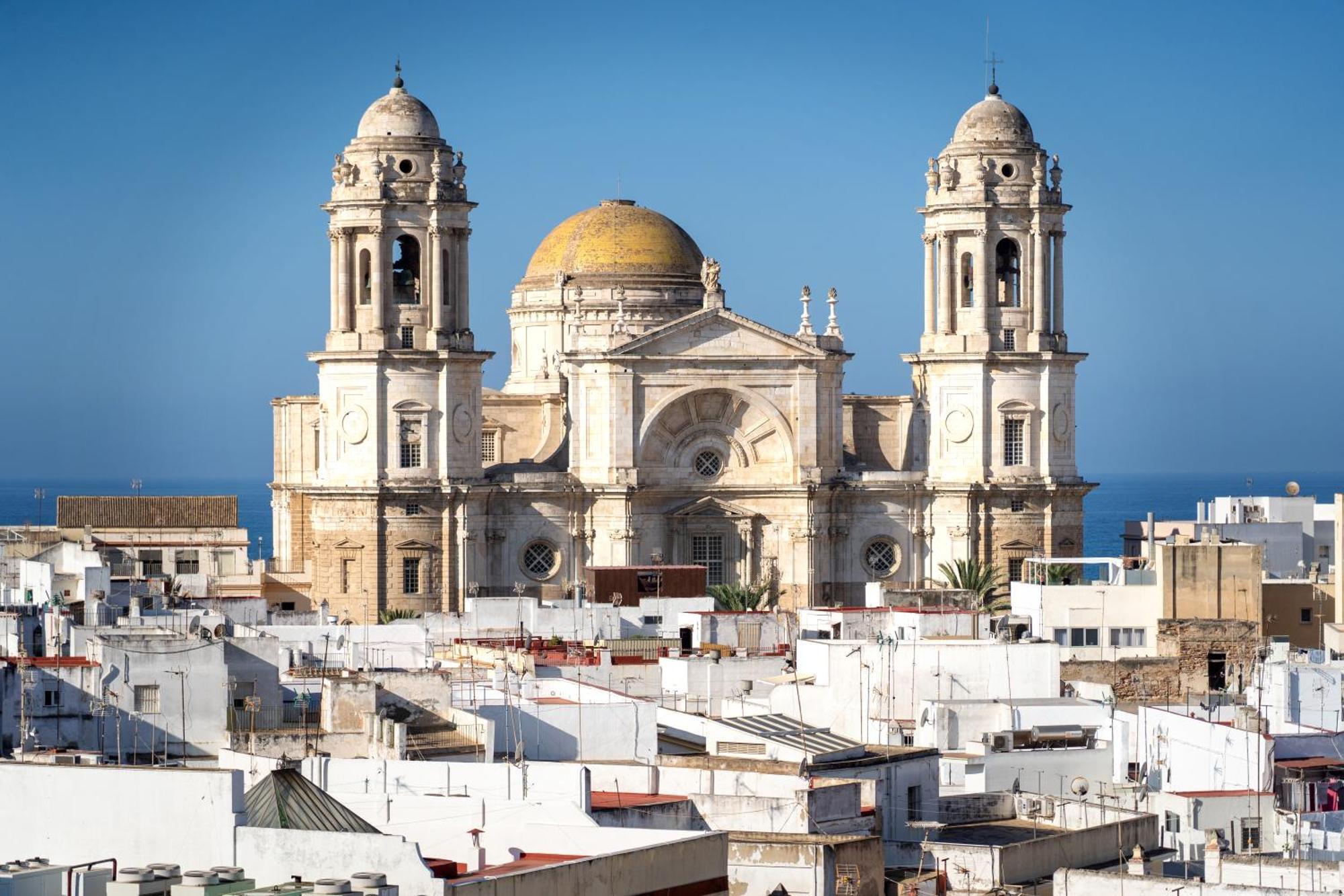 Plaza Mina Suites - Adults Recommended By Luxury Suites Cádiz Exterior foto Cádiz Cathedral