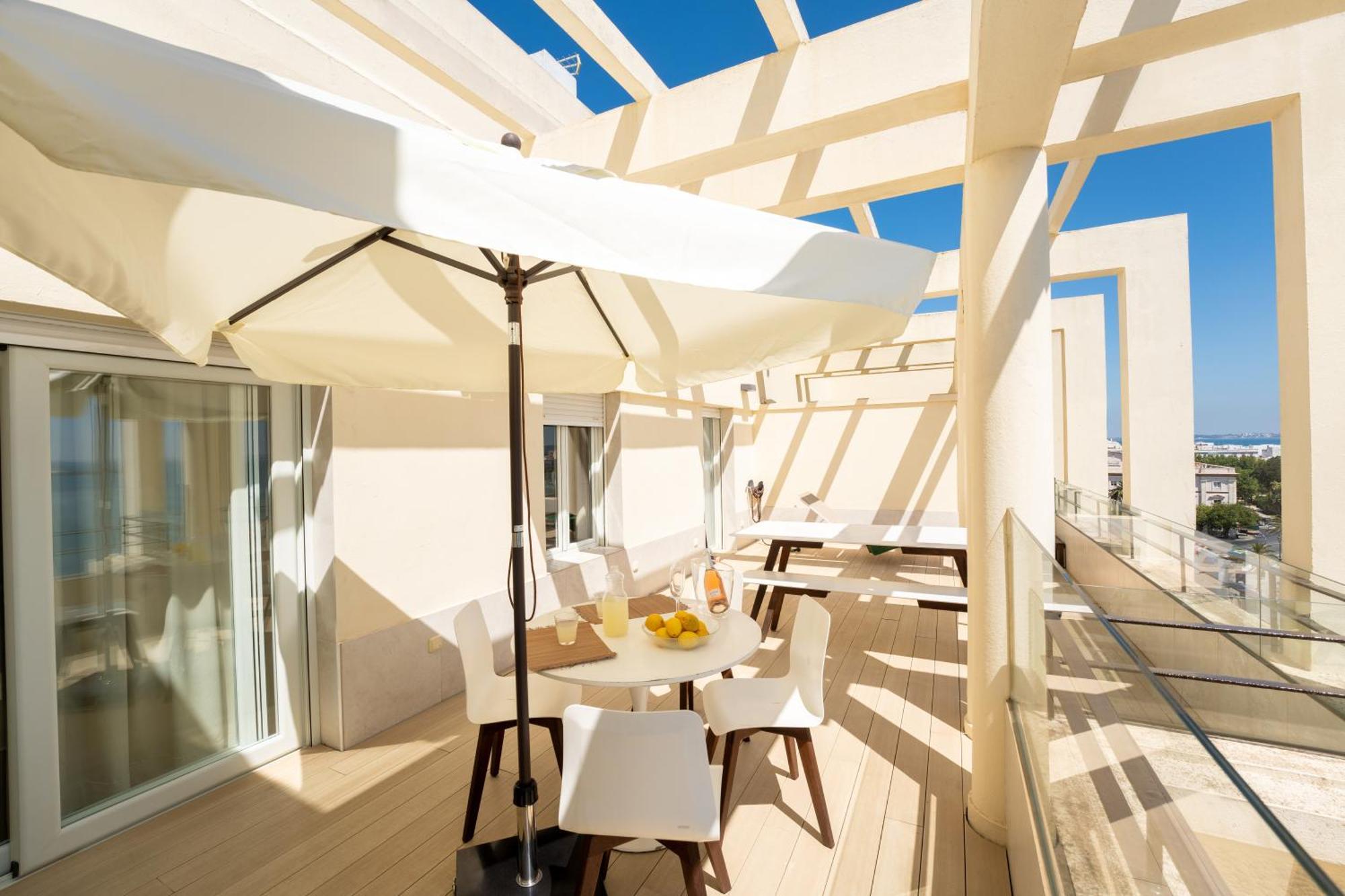 Plaza Mina Suites - Adults Recommended By Luxury Suites Cádiz Exterior foto A balcony