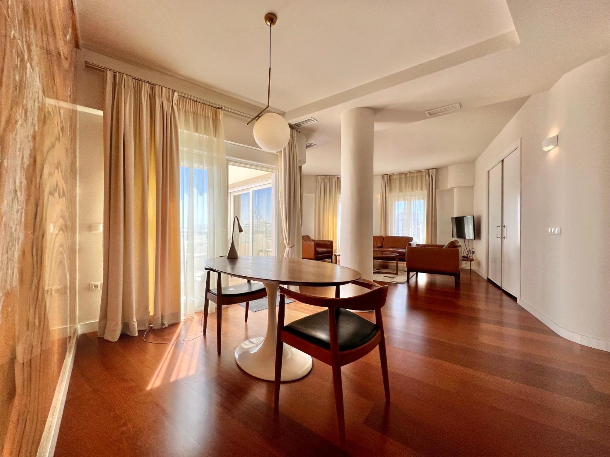 Plaza Mina Suites - Adults Recommended By Luxury Suites Cádiz Exterior foto A suite at the hotel